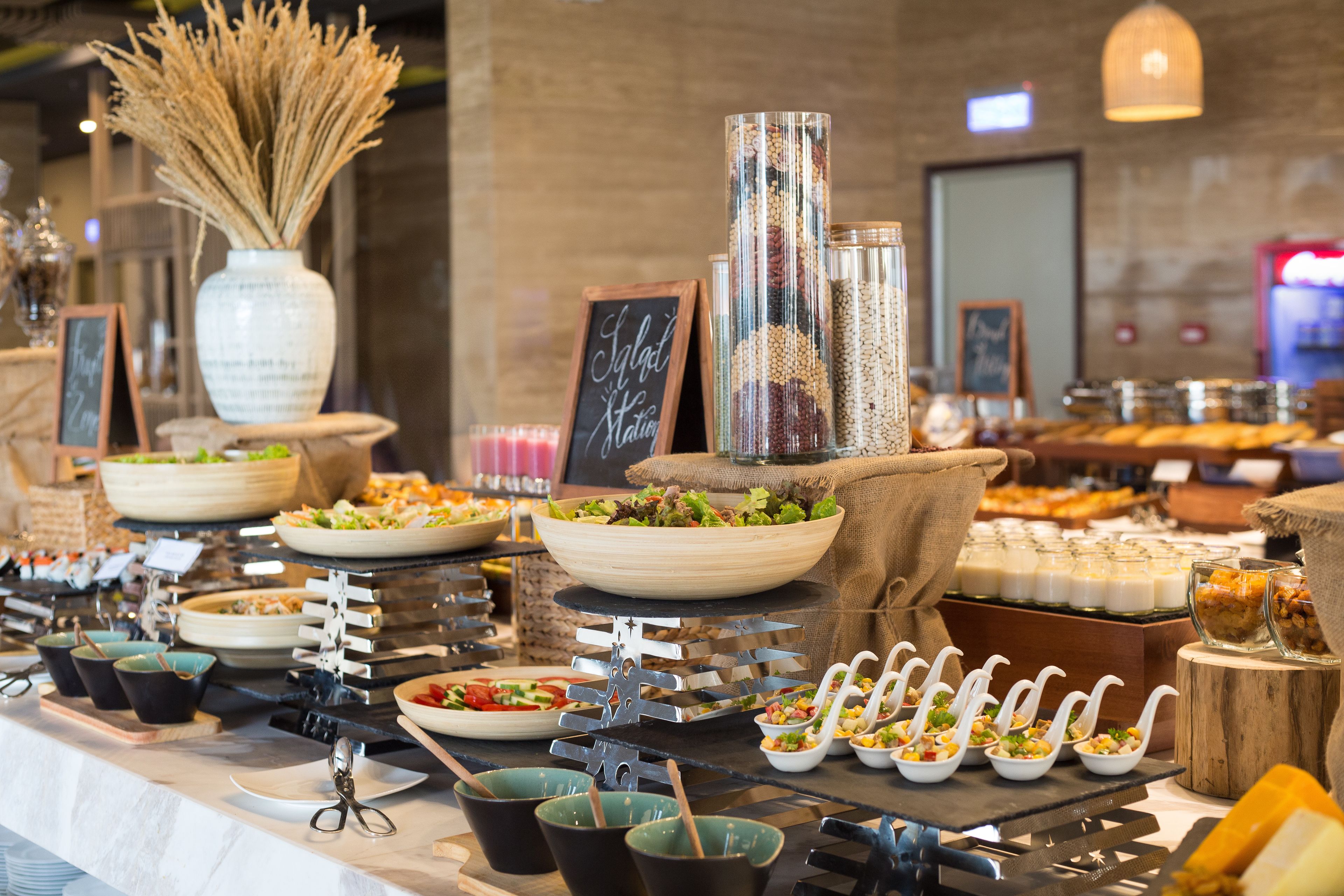 Free daily buffet breakfast