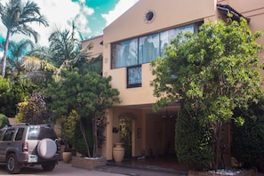 Entrada de la propiedad