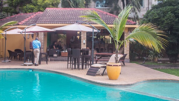Outdoor pool, free cabanas, sun loungers - Chita Lodges and Resorts (Lusaka)