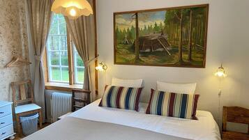 Comfort Double Room, 1 King Bed, Garden View | Blackout drapes, iron/ironing board, free WiFi, bed sheets