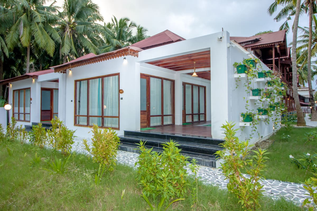 Suite presidencial, vista a la playa, frente al mar | 1 habitación, escritorio, camas extra y wifi gratis