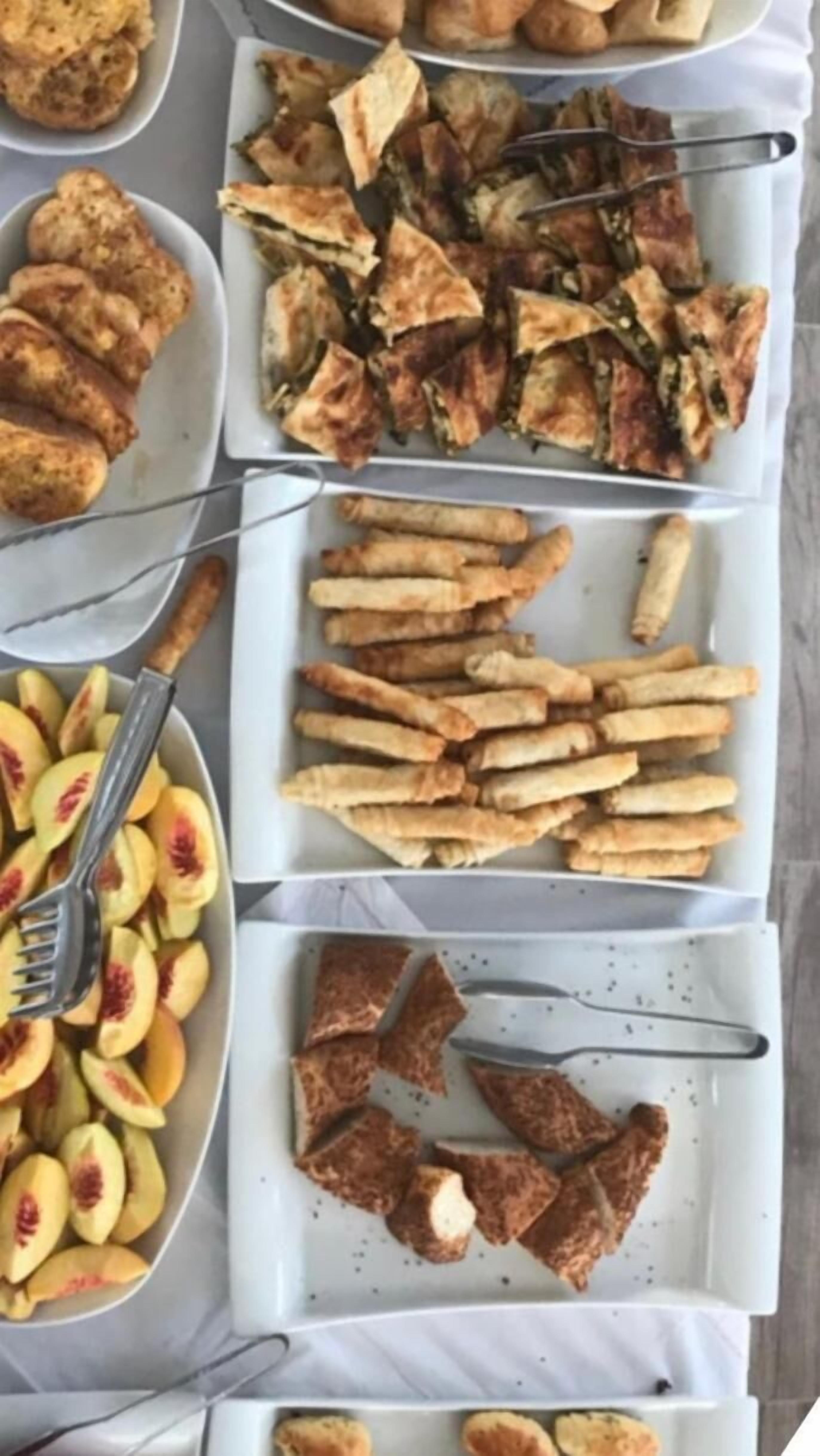 breakfast and lunch served