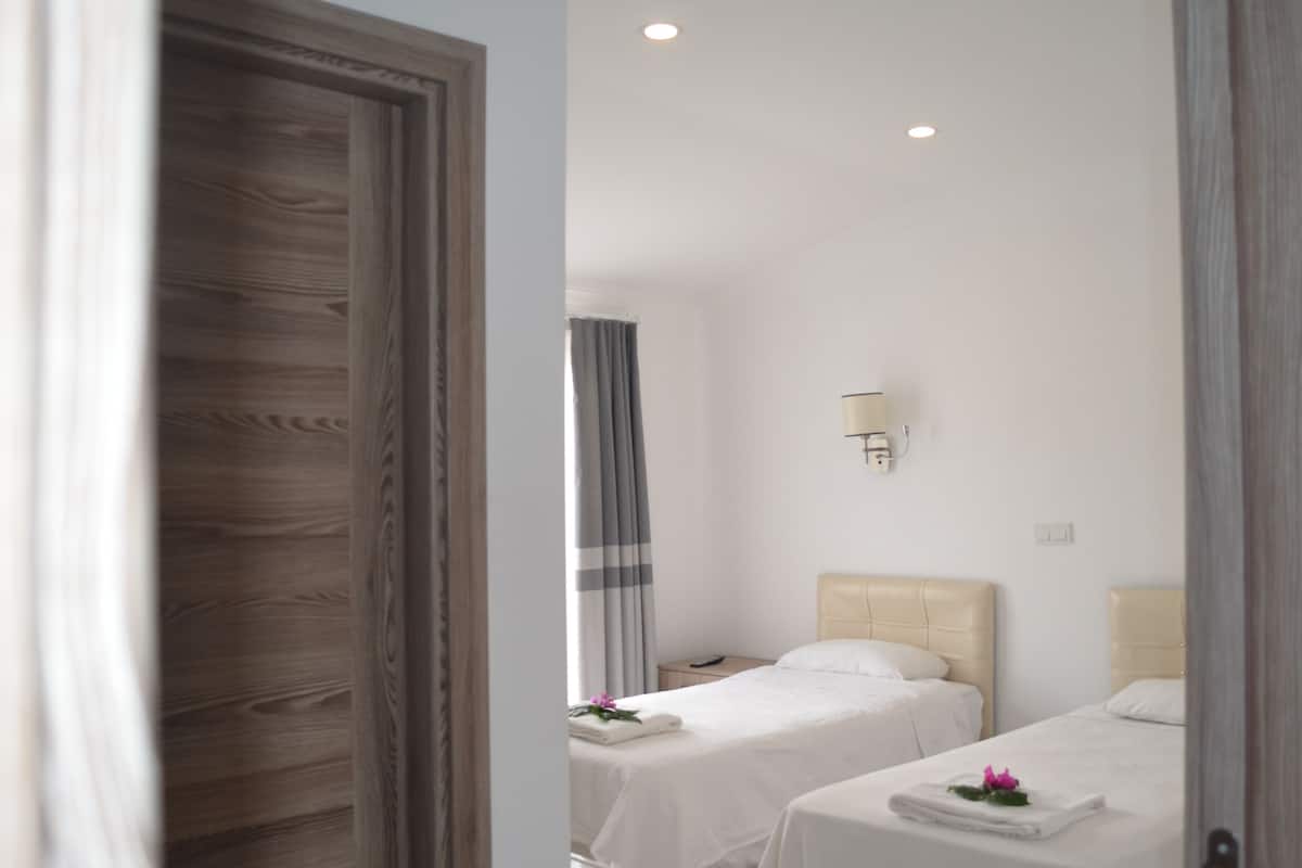 standard double or twin room | in-room safe, free wifi, bed sheets