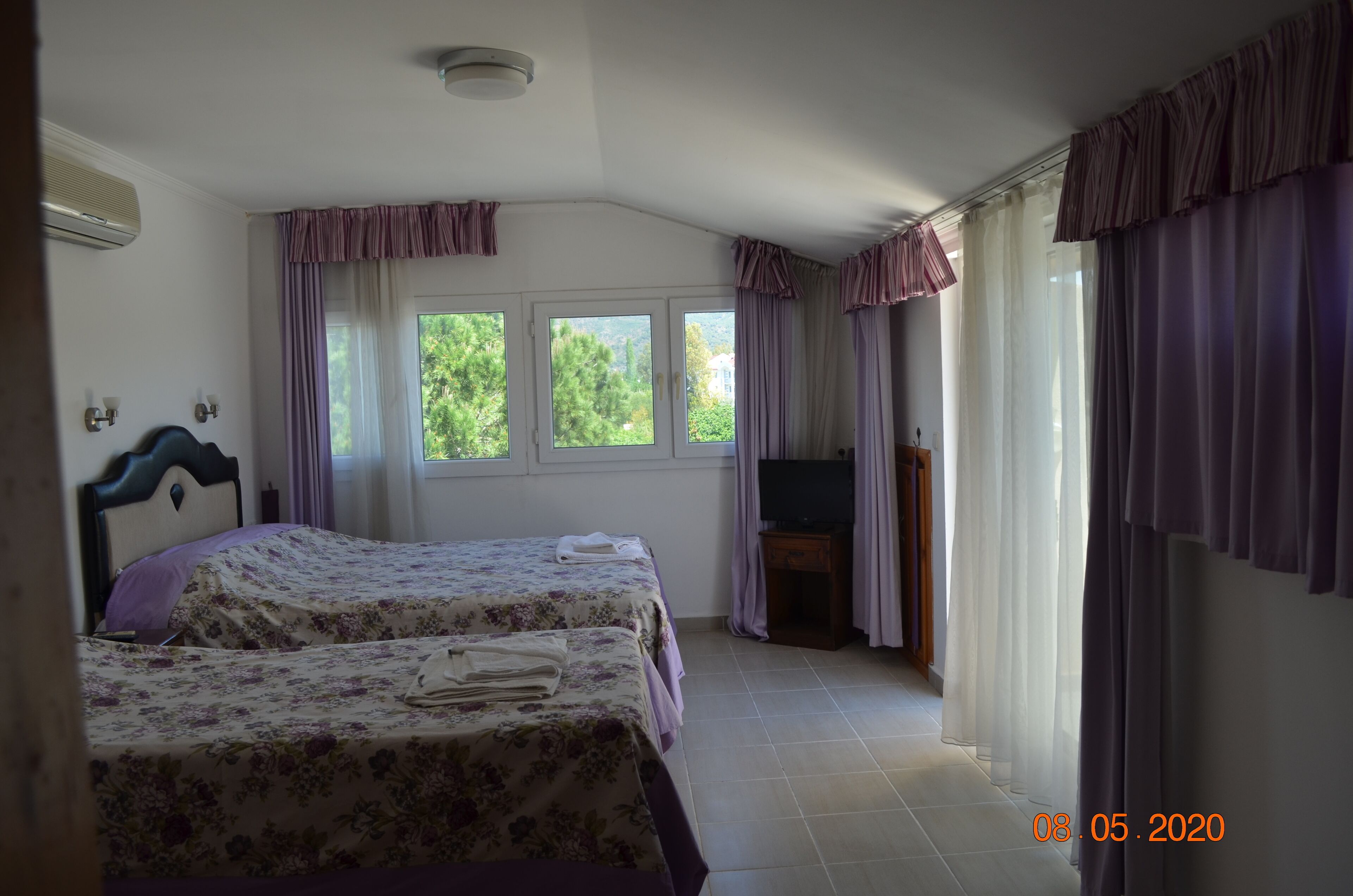 in-room safe, free wifi, bed sheets