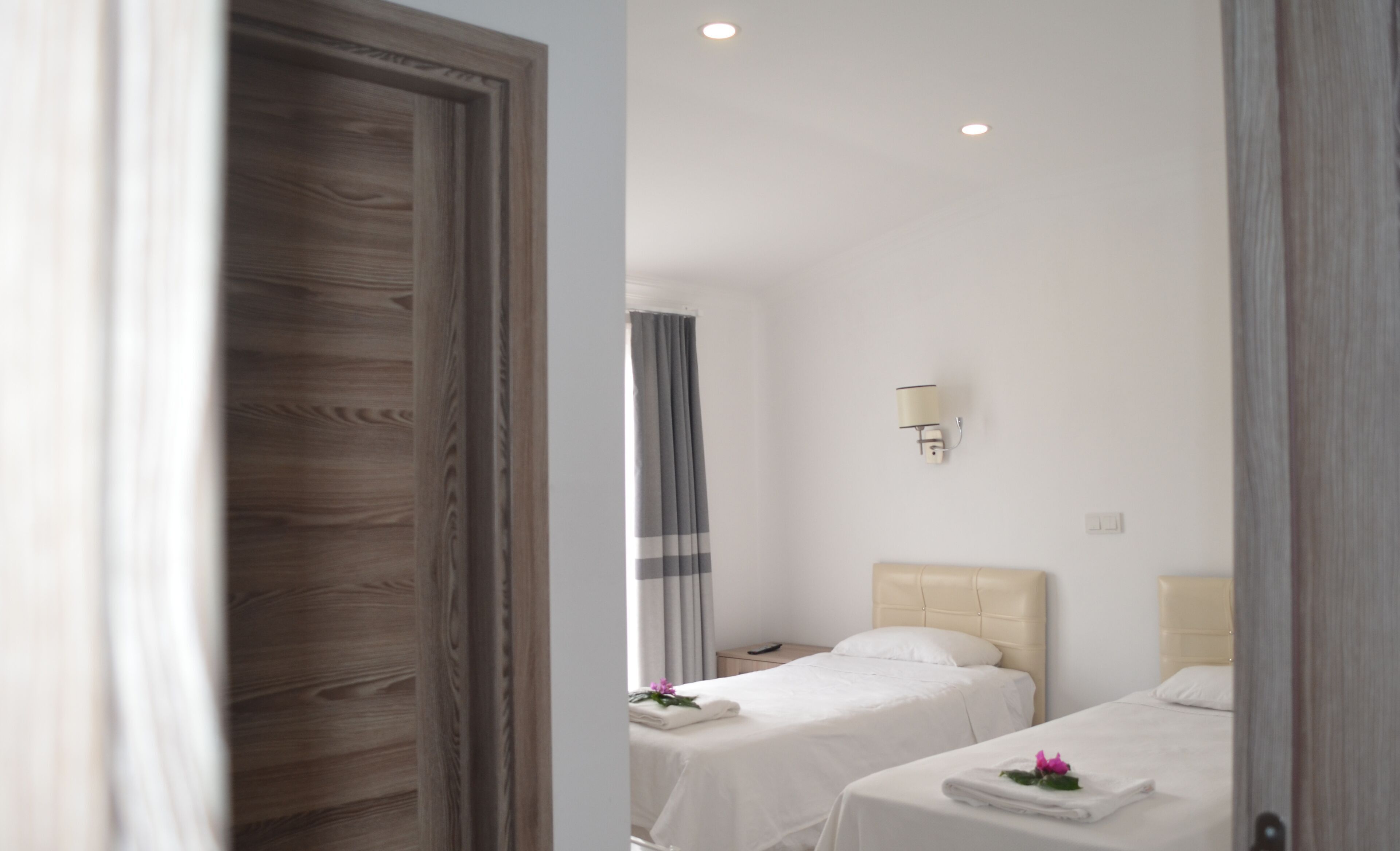 In-room safe, free WiFi, bed sheets