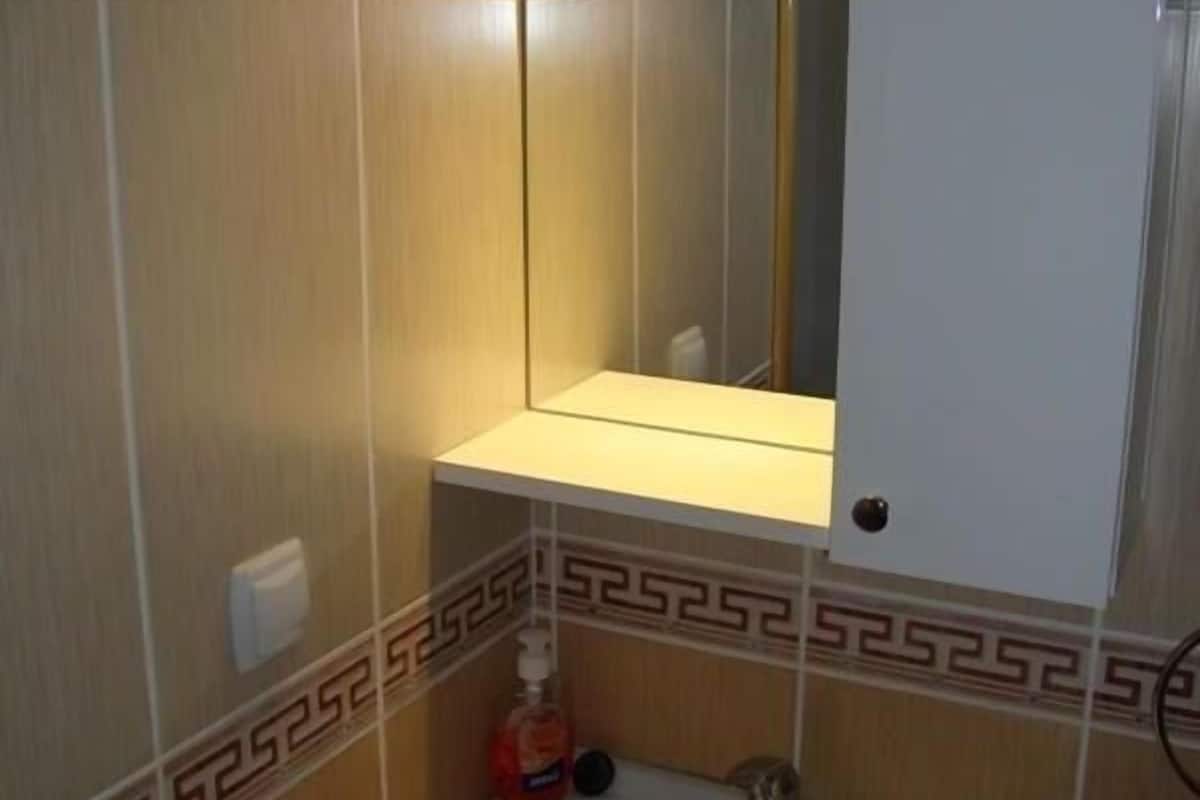 standard double or twin room | bathroom | shower, free toiletries, hair dryer, towels