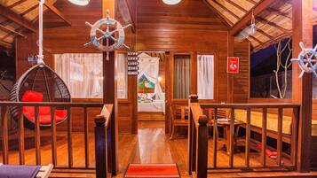 Deluxe Villa (1 Bed Room Villa with Private Pool) | Terrace/patio