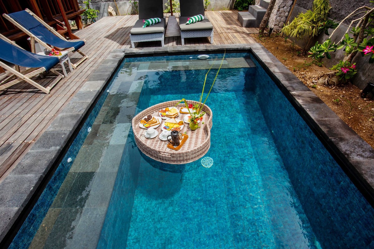 Deluxe-Villa (1 Bed Room Villa with Private Pool) | Essbereich im Zimmer