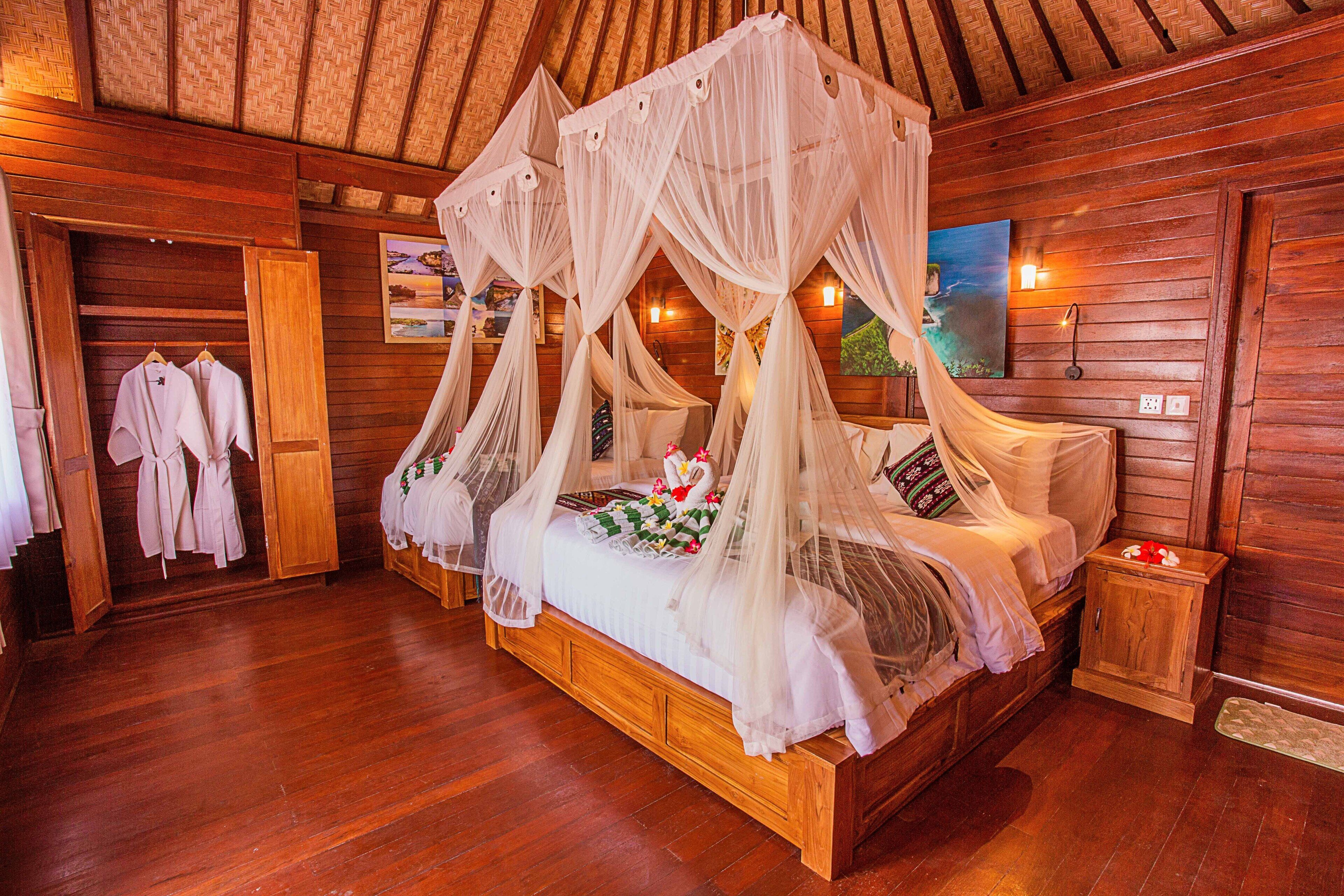 Deluxe Villa (1 Bed Room Villa with Private Pool) | Minibar, in-room safe, desk, laptop workspace