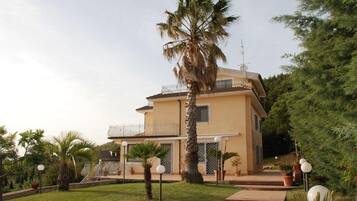 Facciata della struttura