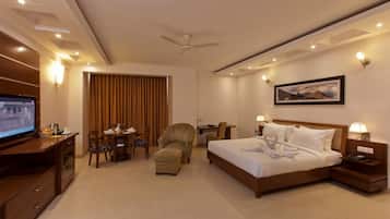 1 bedroom, minibar, in-room safe, desk