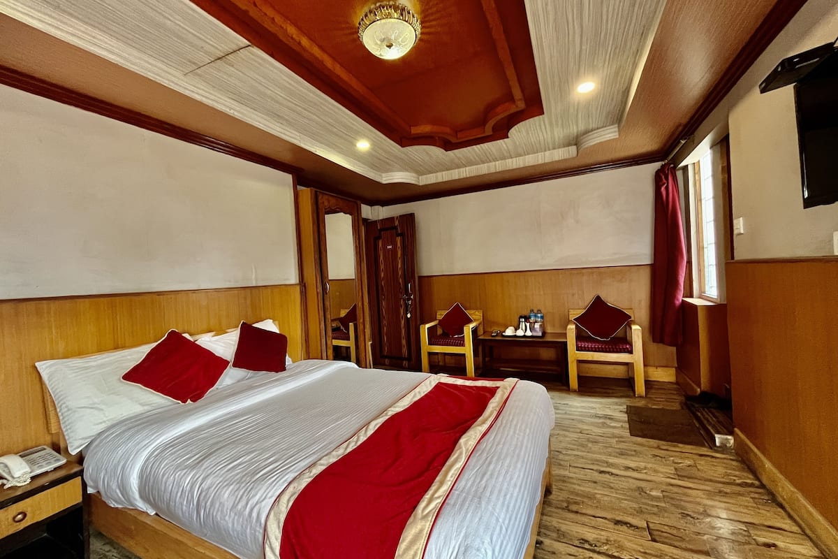 deluxe room | 1 bedroom, desk, free wifi