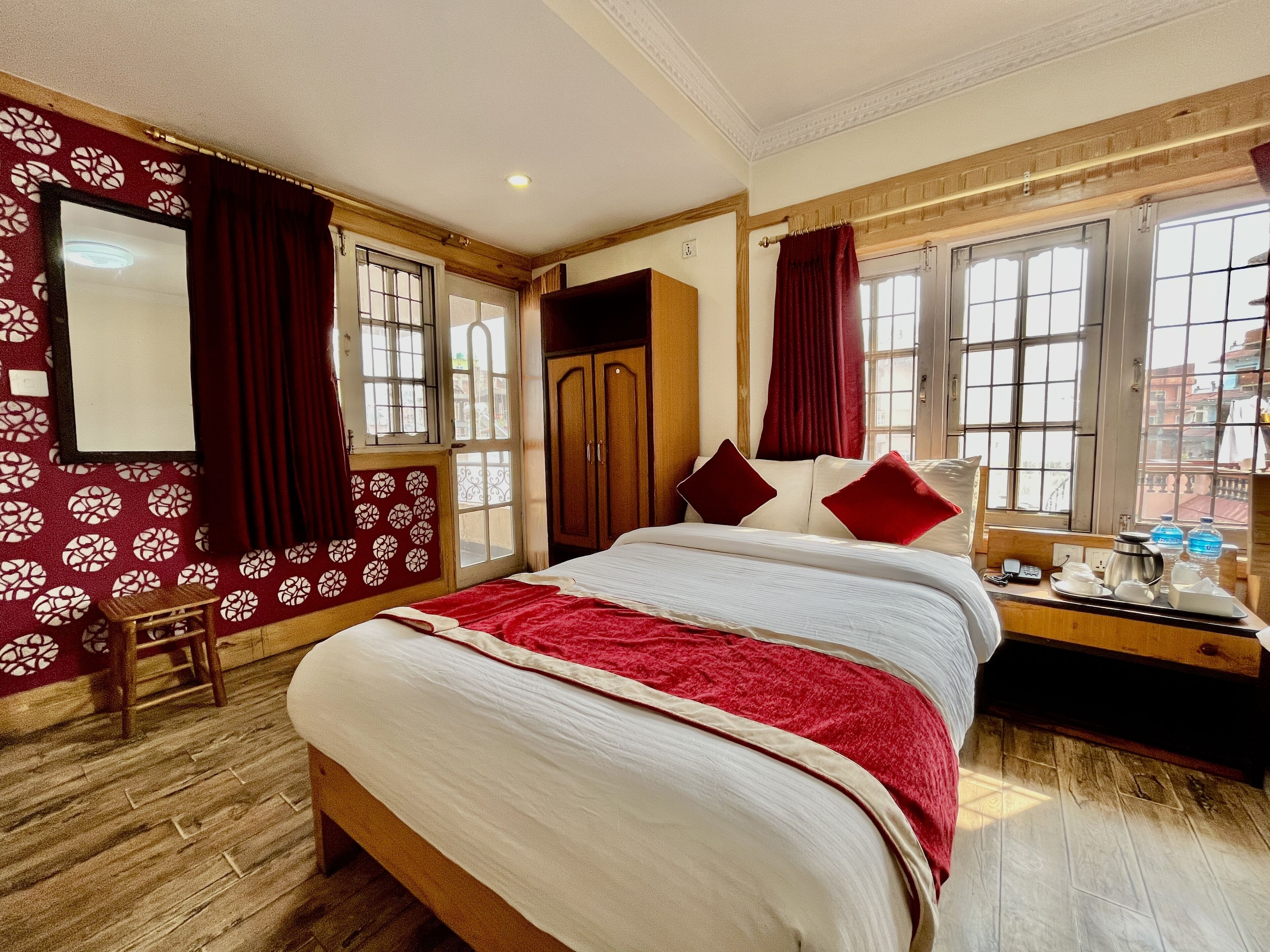 Deluxe Room | 1 bedroom, desk, free WiFi