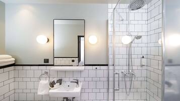 Luxury Room | Bathroom