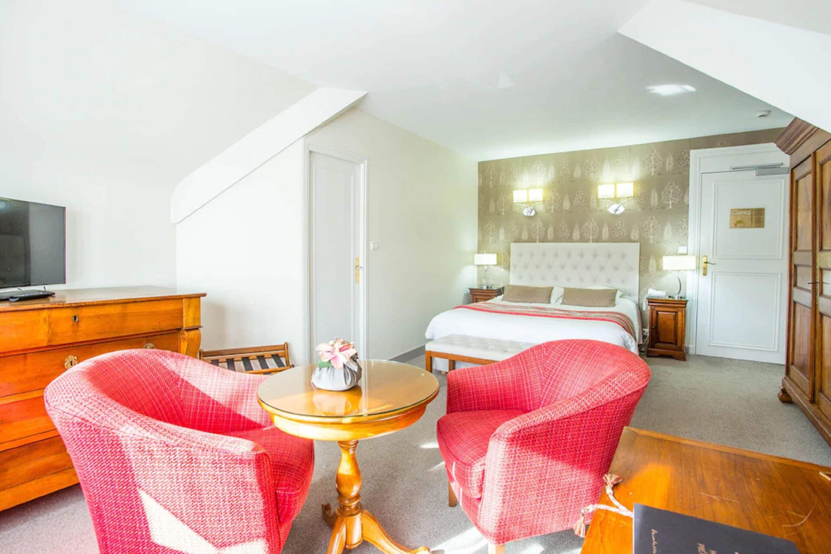 classic room | 1 bedroom, premium bedding, minibar, in-room safe