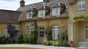 Exterior - Aintree Cottage (Chipping Norton)