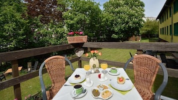 Tägliches inbegriffenes Frühstücksbuffet