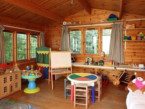 Cottage | Children's play area - indoor - Shipton Cottage (Chipping Norton)