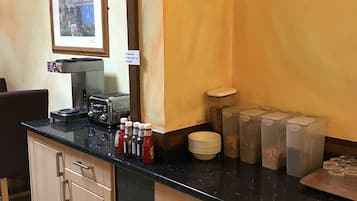 Engelsk morgenmad hver dag (7.50 GBP pr. person)