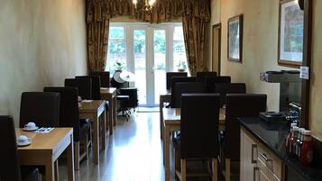 Daily English breakfast (GBP 7.50 per person)