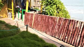 Iron/ironing board, bed sheets