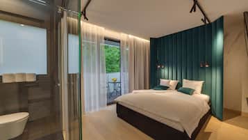 Hypo-allergenic bedding, minibar, in-room safe, soundproofing