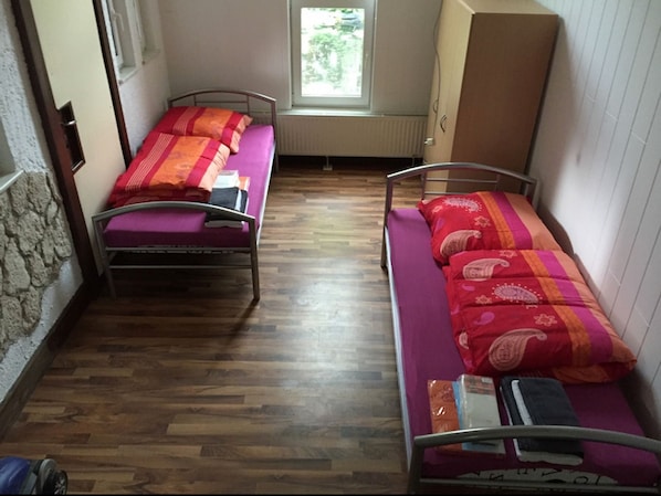 Zweibettzimmer, Gemeinschaftsbad