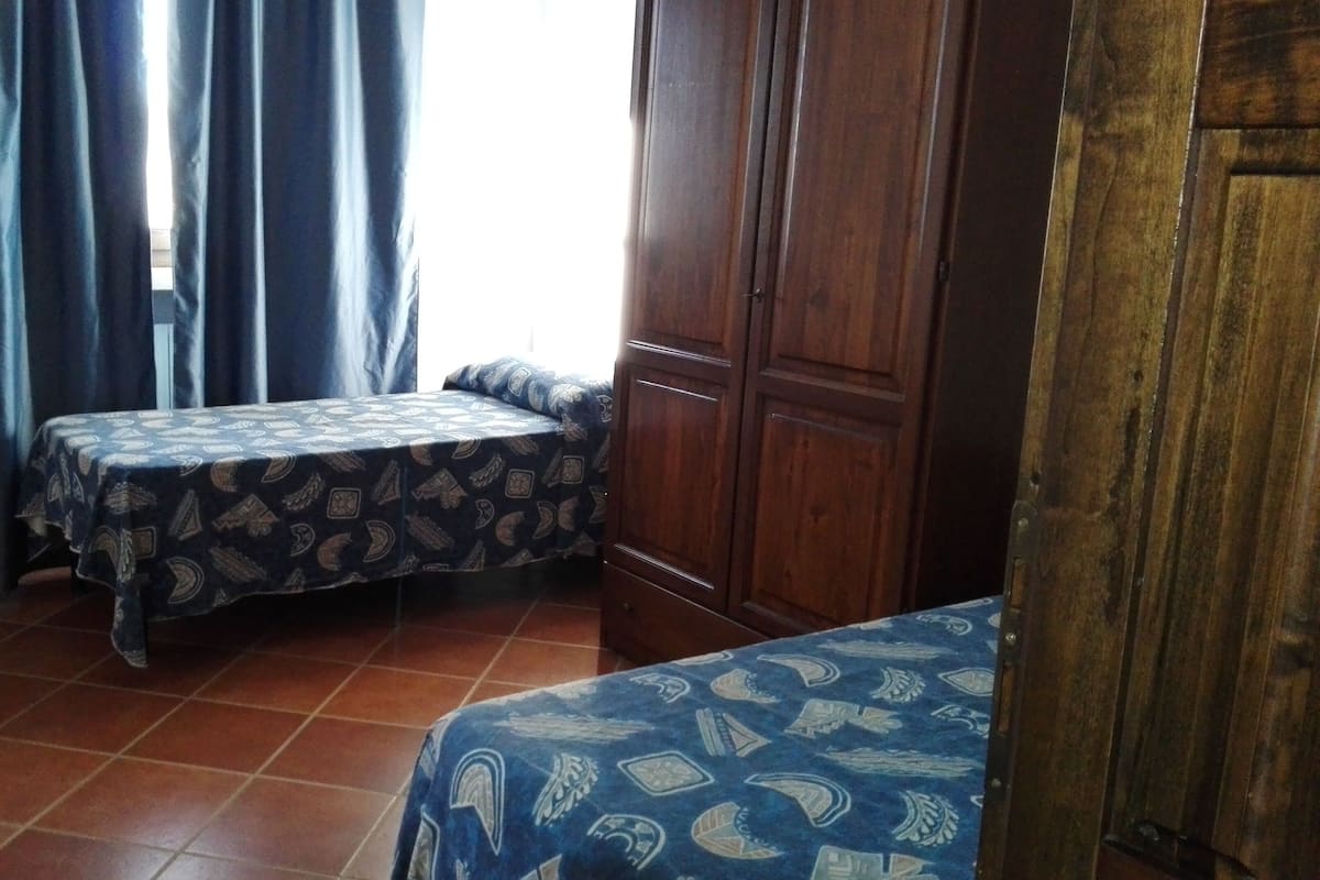 Apartamento, 1 habitación | Escritorio, cortinas opacas, tabla de planchar con plancha y wifi gratis