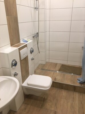 Free toiletries, towels
