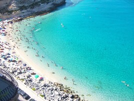 Una playa cerca