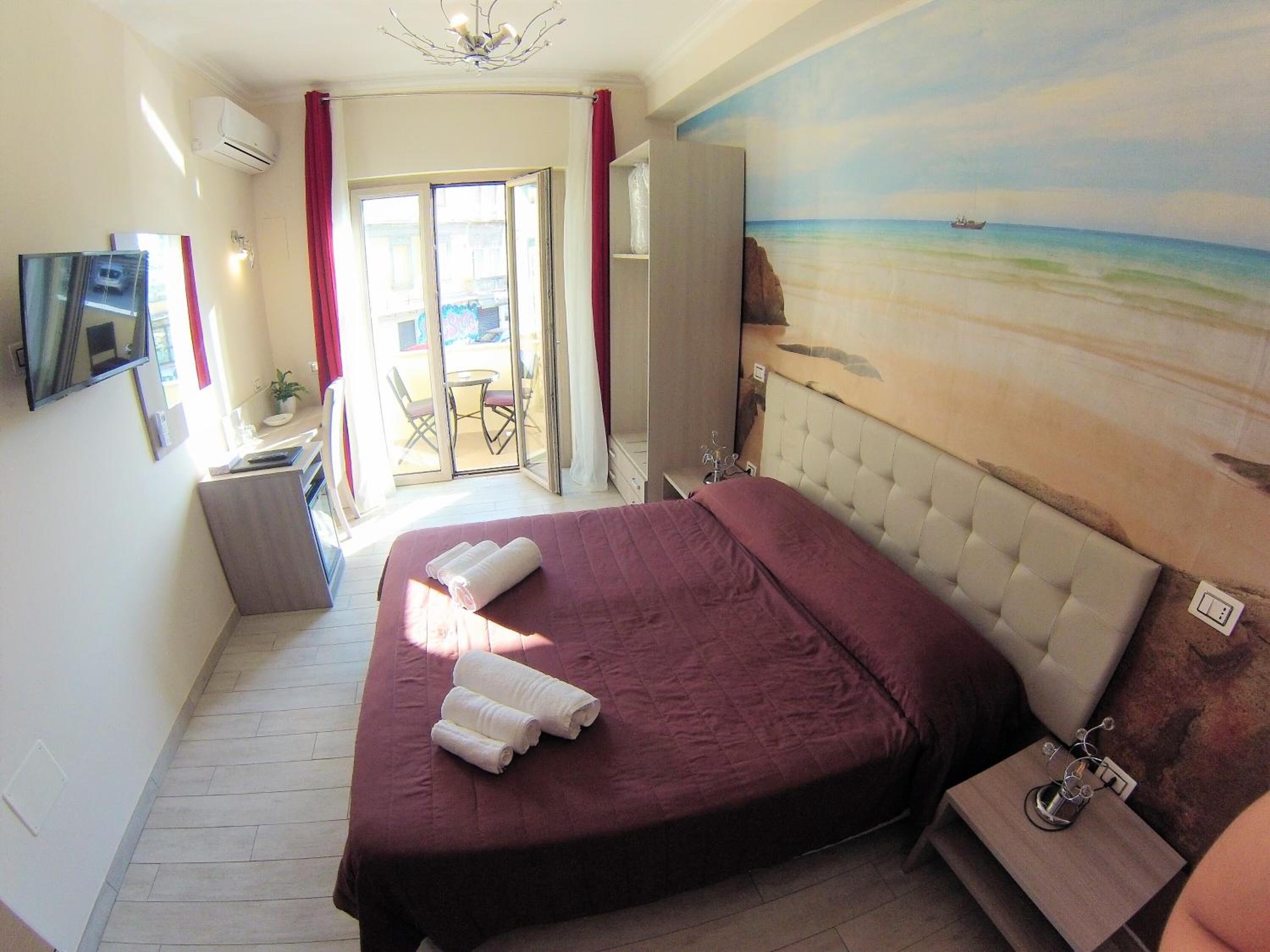 Minibar, két bảo mật tại phòng, bàn, phòng cách âm 