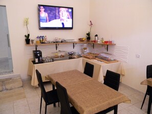 Desayuno buffet todos los días (con cargo)
