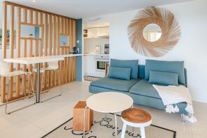 Studio, salle de bains attenante (Larrau) | Bar lounge