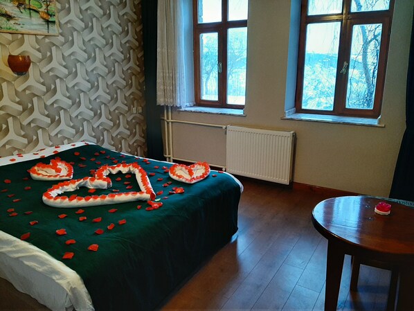 Desk, iron/ironing board, free cots/infant beds, free WiFi