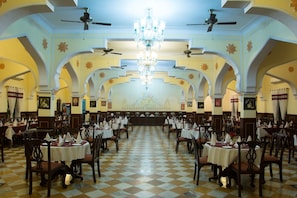 Restaurant - V Resorts Rajmahal Orchha (Nivari)