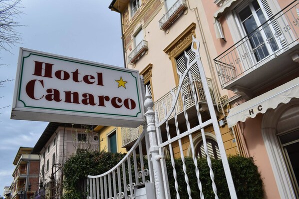 Property entrance - Hotel Canarco (Viareggio)