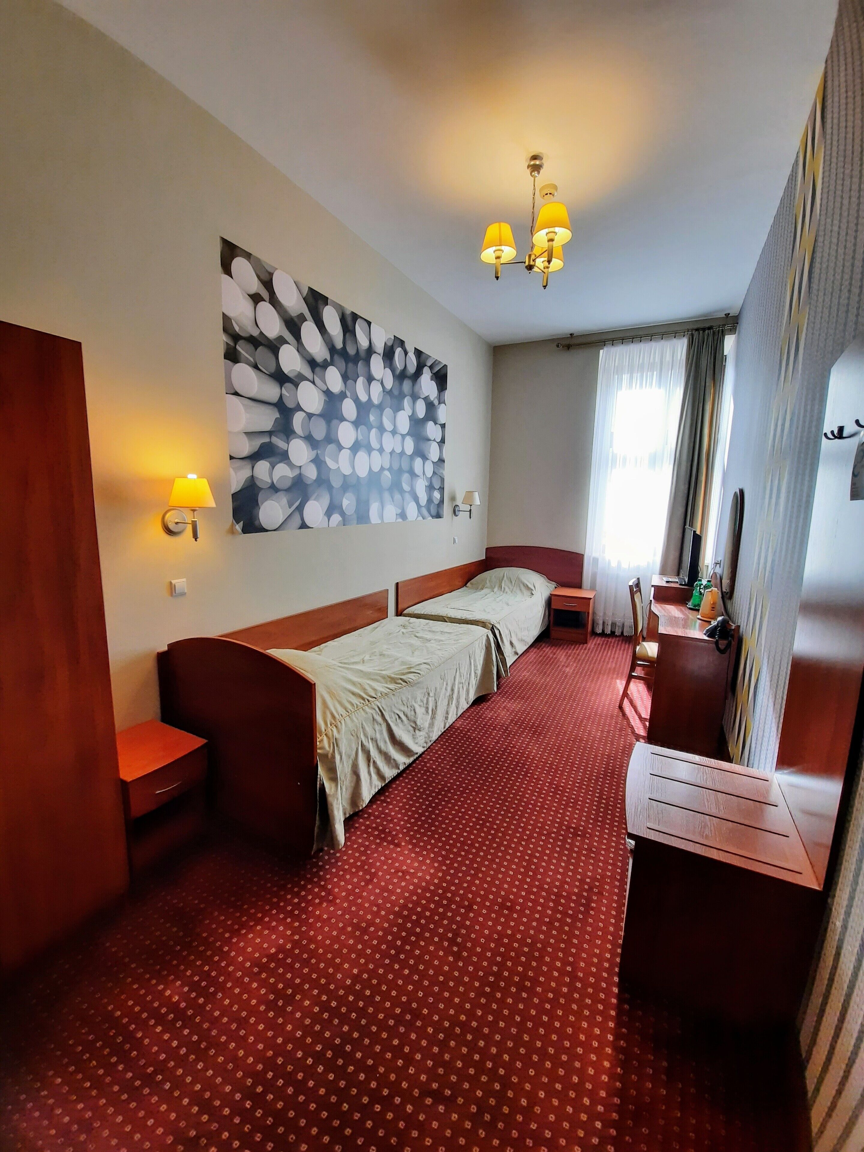 1 bedroom, desk, free wifi, bed sheets