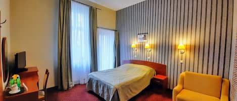 Escrivaninha, Wi-Fi de cortesia, roupa de cama