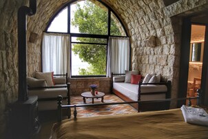 Room (Maisonette)