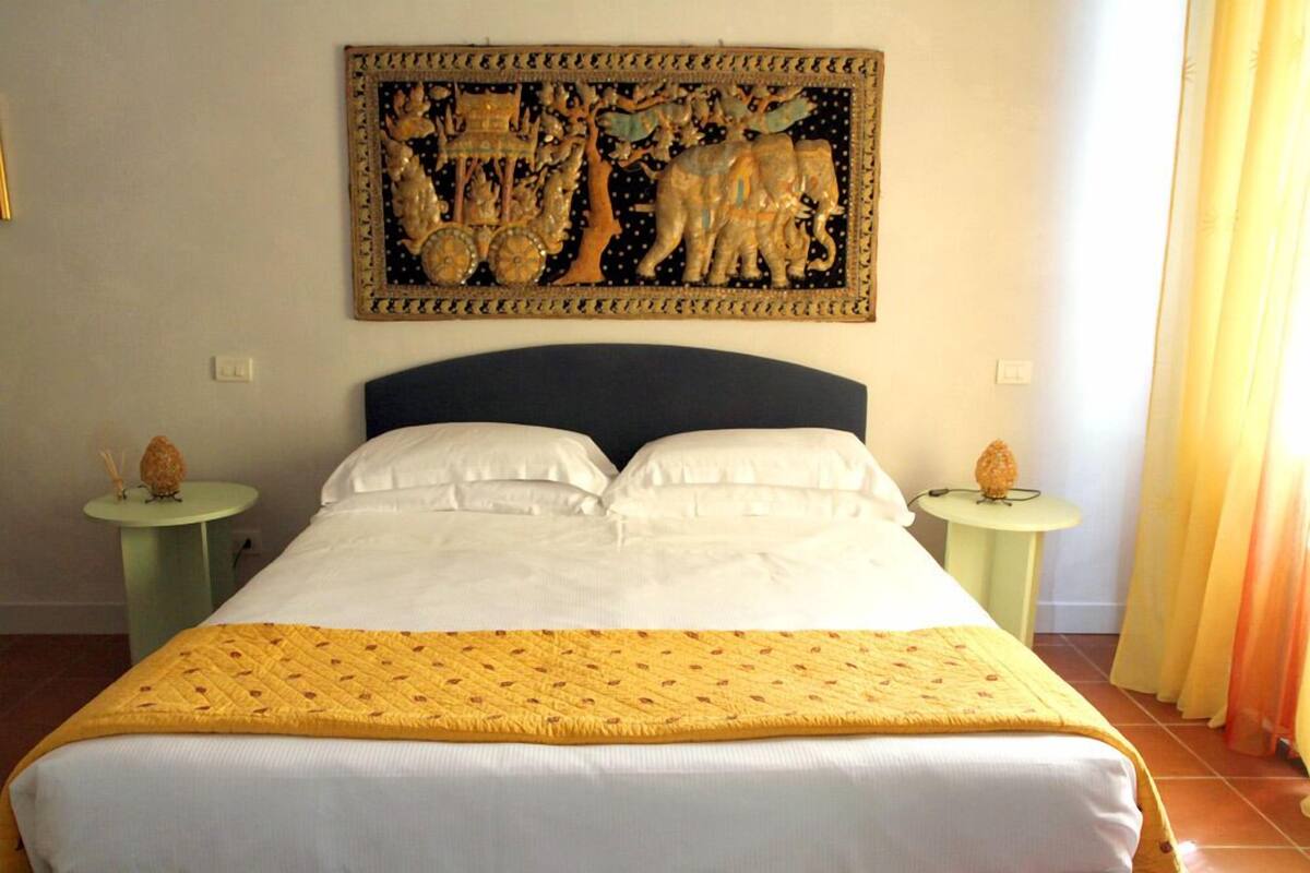 Chambre Confort double | Literie de qualité, minibar, bureau, accès au Wi-Fi (inclus)