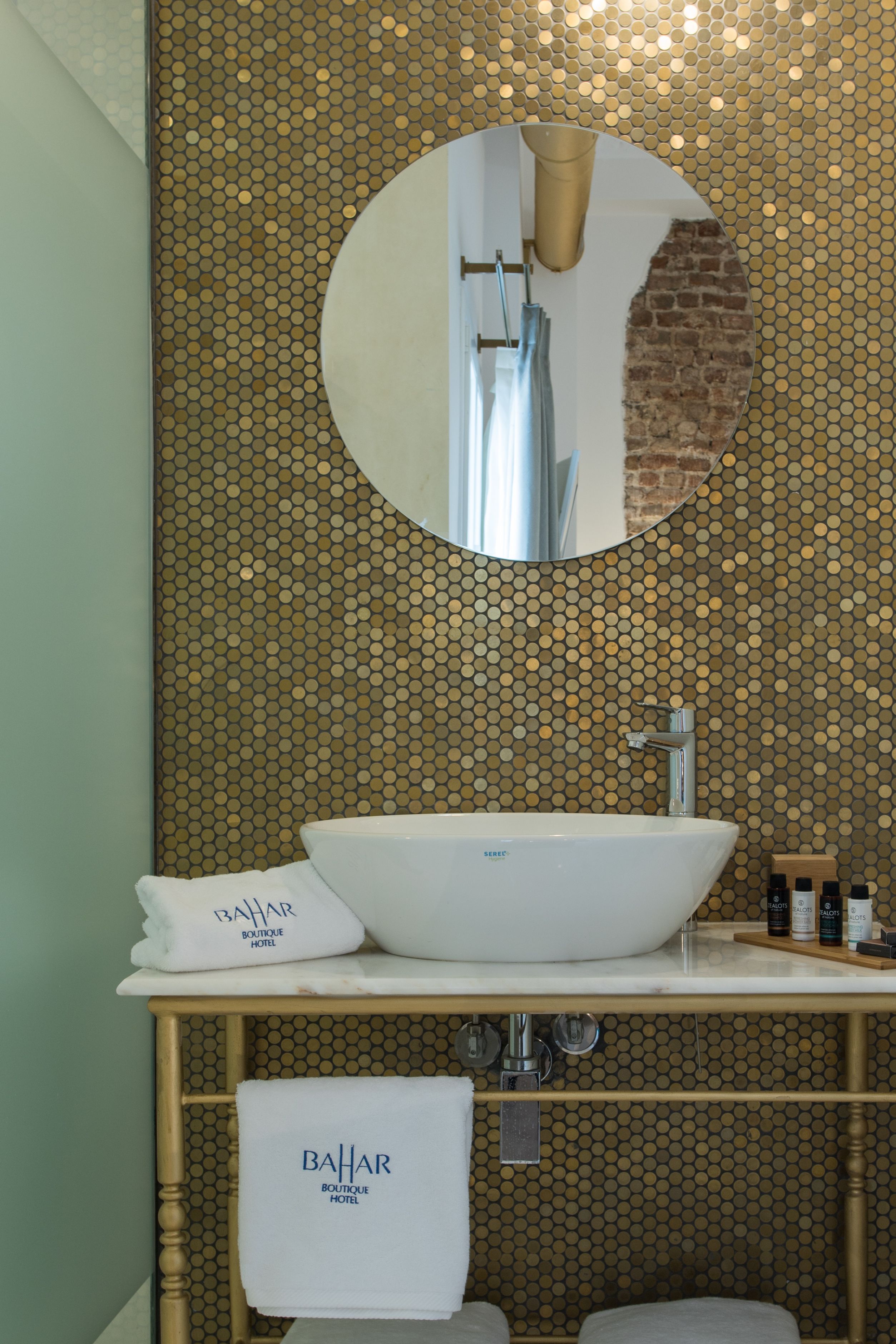 superior room | bathroom sink