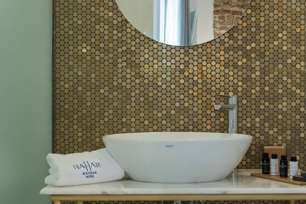 superior room | bathroom sink