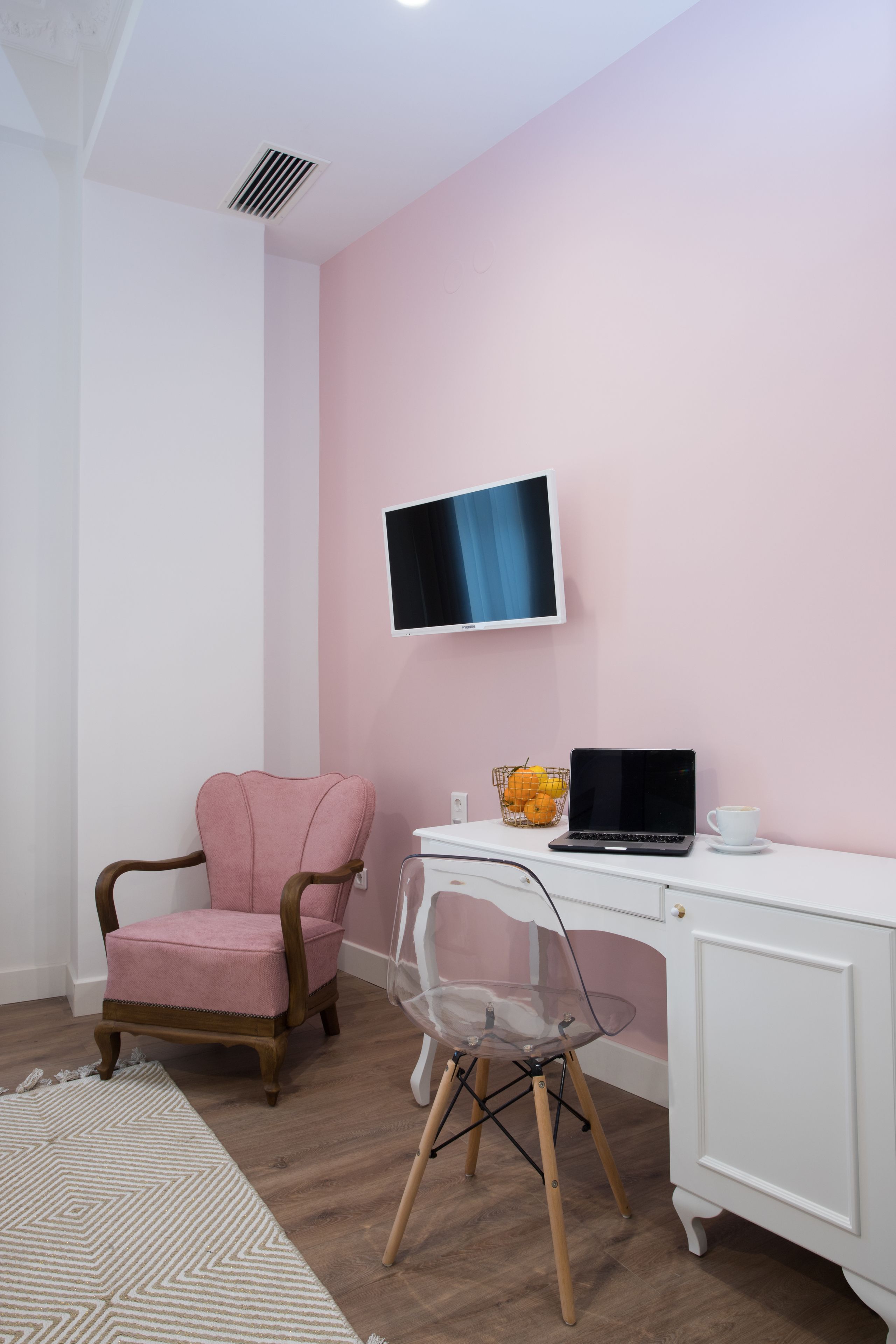 bahar executive room | television