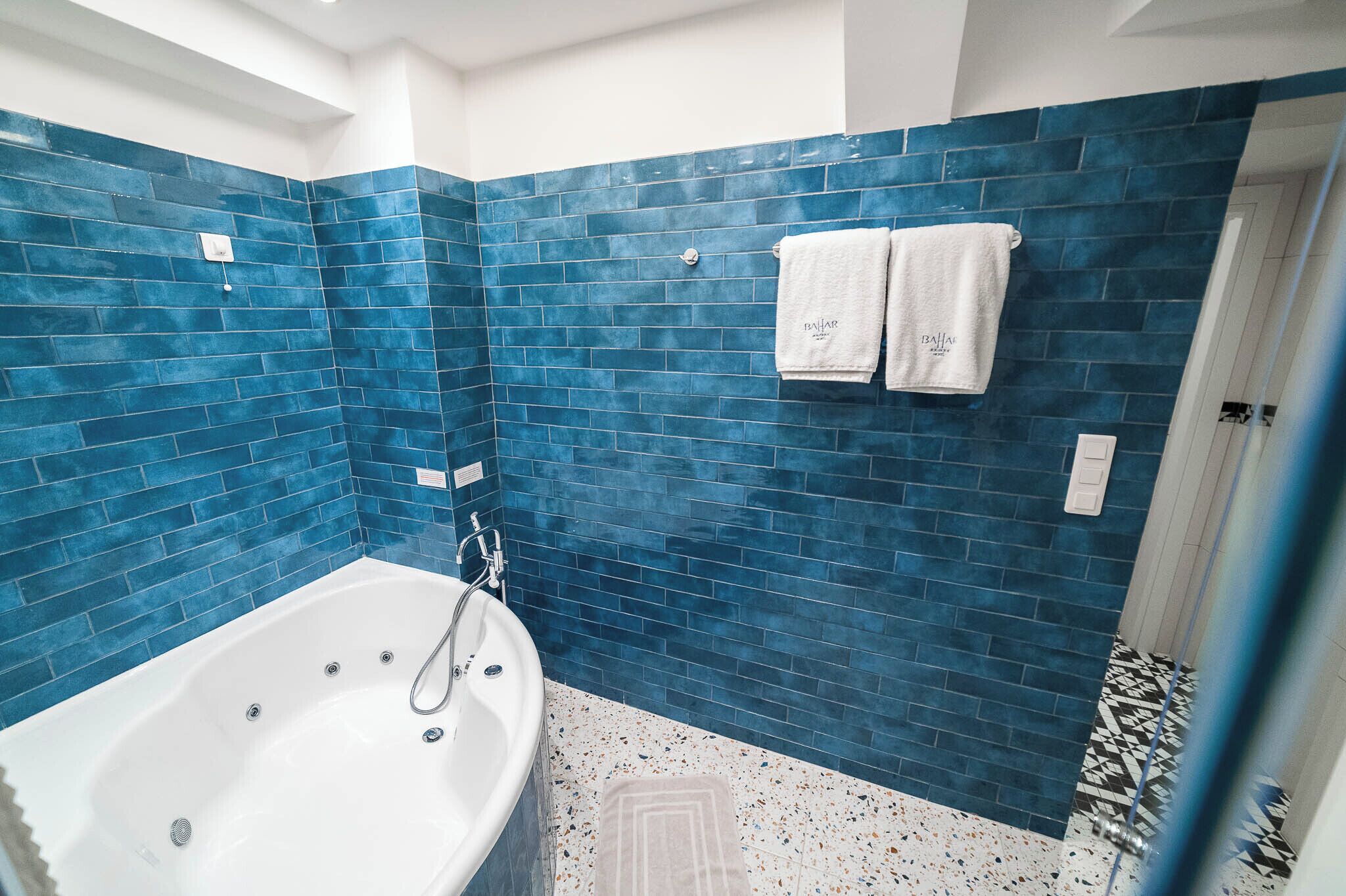 bahar executive comfort room | bathroom | jetted bath, free toiletries, hair dryer, slippers