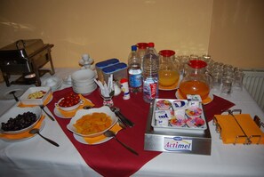 Desayuno estilo bufé
