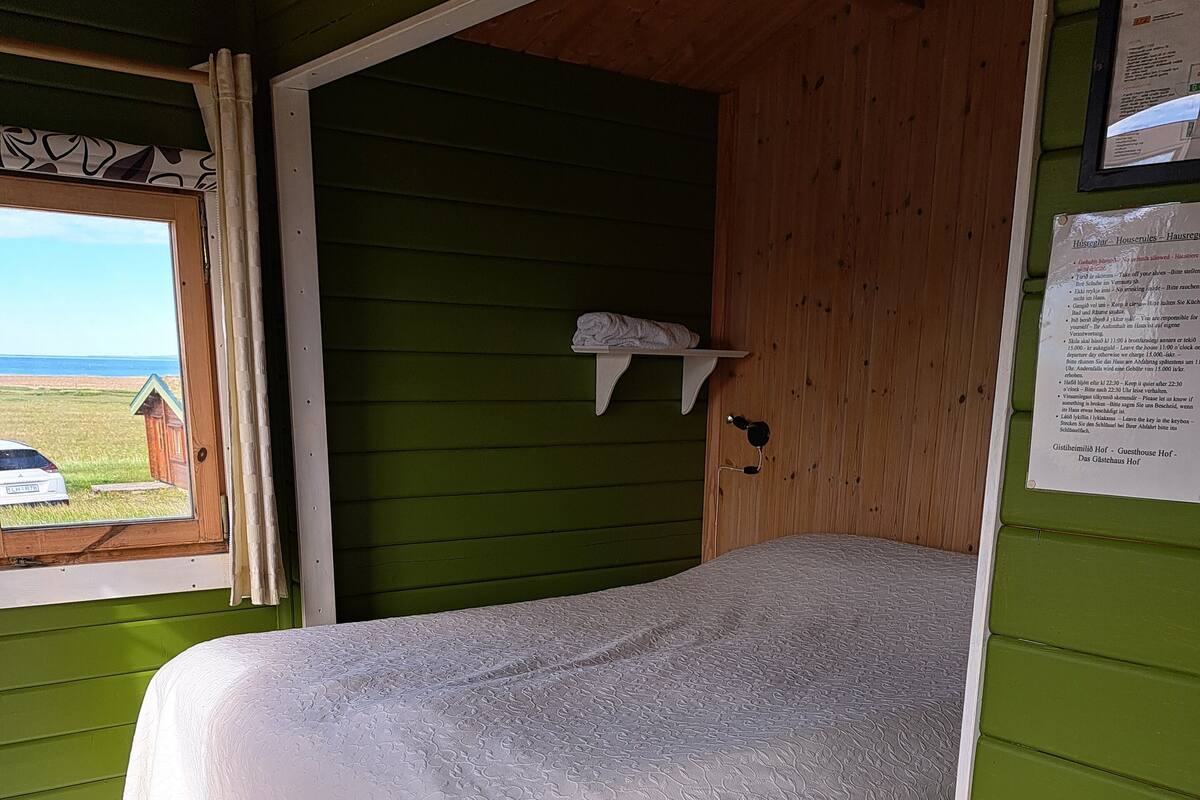 Hypo-allergenic bedding available, laptop workspace, blackout drapes