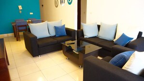Superior appartement, 2 slaapkamers | Italiaanse Frette-lakens, luxe beddengoed, donzen dekbedden