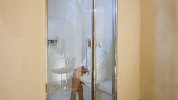 Behandlungsräume für Paare, Sauna, Whirlpool, Dampfbad