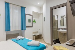Superior Double Room | 1 bedroom, minibar, in-room safe, individually decorated - Casa dell'Aromatario b&b (Sciacca)