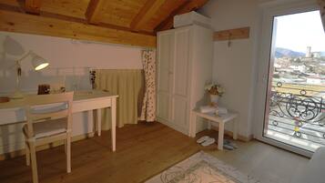 Appartamento, 1 camera da letto, non fumatori, vista città | Minibar, una cassaforte in camera, con arredamento individuale